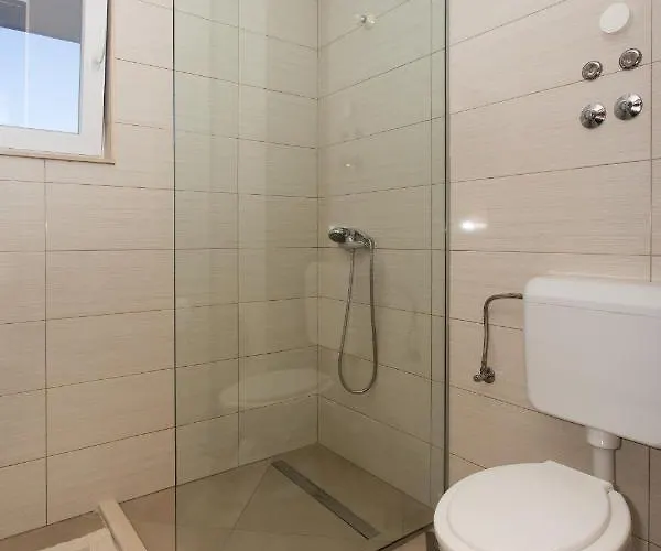 Fifty One Apartman *